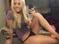 Fit amateur blonde babe exposed