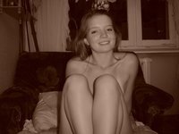 Amateur GF nude posing pics collection