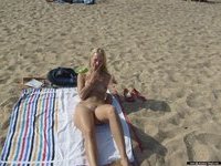 Sweet blonde babe private homemade pics