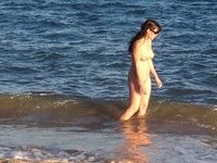 Amateur couple share pics from vacation