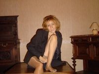 Blond amateur MILF sexlife pics