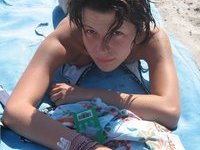 Amateur girl topless at beach