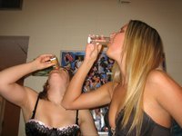 Two amateur GFs posing and kissing