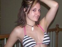 Leaked private pics of amateur babe