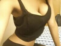 Ebony amateur girl showing her tits