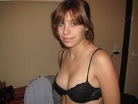 Amateur wife nude posing at home