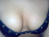 Amateur couple share private homemade pics