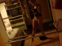 Hot selfies from sexy amateur babe