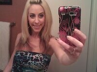 Sexy amateur blonde MILF selfies