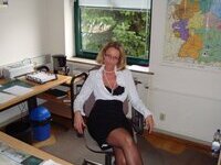 Blond amateur MILF sexlife pics