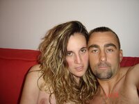 Amateur couple share homemade porn pics