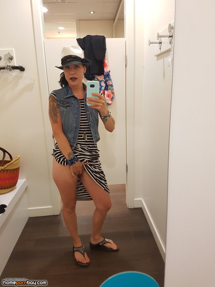 https://m.homepornbay.com/album/tattooed-amateur-brunette-milf-exposed-herself