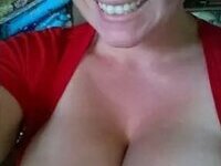 Busty amateur mom Kimberly