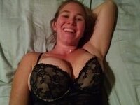 Busty amateur mom Kimberly