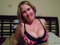 Busty amateur mom Kimberly