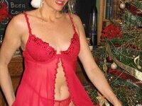 Marie W XXXmas pics