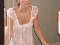 Seductive amateur brunette MILF private pics