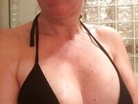 Blond amateur MILF homemade pics