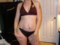 Seductive amateur MILF nude posing pics collection