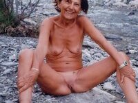 Amateur GILF exposed