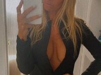Amazing sexy busty blond MILF hot private pics