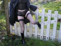 Brunette amateur slut love posing nude outdoors