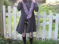 Brunette amateur slut love posing nude outdoors