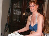 Nerdy amateur mom exposed