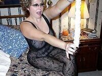 Busty amateur MILF in glasses hot homemade pics