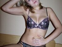 Pretty amateur blonde babe nude posing pics
