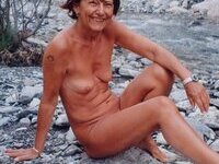 Mature amateur wife still love nude posing