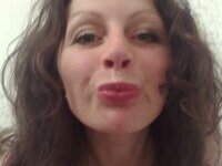 Mature amateur mom exposing herself on selfies