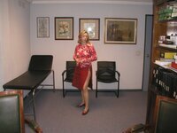 Mature amateur wife posing for hubby