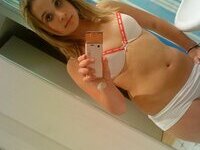 Young amateur cutie share nn selfies