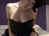 Emo amateur GF exposing herself on sexy selfies