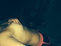 Amateur GF exposing herself on nude selfies