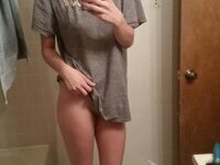 Pretty amateur girl exposing herself