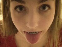Teenage amateur GF nude posing and cum on her face
