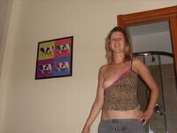 Pretty amateur blonde wife homemade pics collection