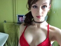 Pretty young amateur GF selfies collection