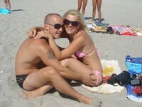 Young amateur couple at summer vacation