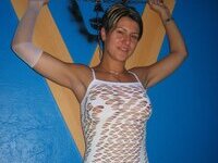 Two swinger MILFs sexlife pics