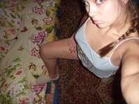 Beautiful amateur GF making self pics