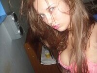 Beautiful amateur GF making self pics