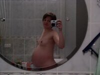 Preggo amateur wife making selfies