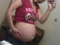 Preggo amateur wife making selfies