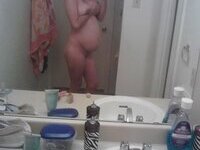 Preggo amateur wife making selfies