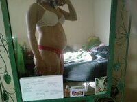 Preggo amateur wife making selfies