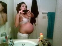 Preggo amateur wife making selfies