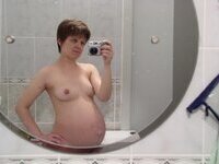 Preggo amateur wife making selfies